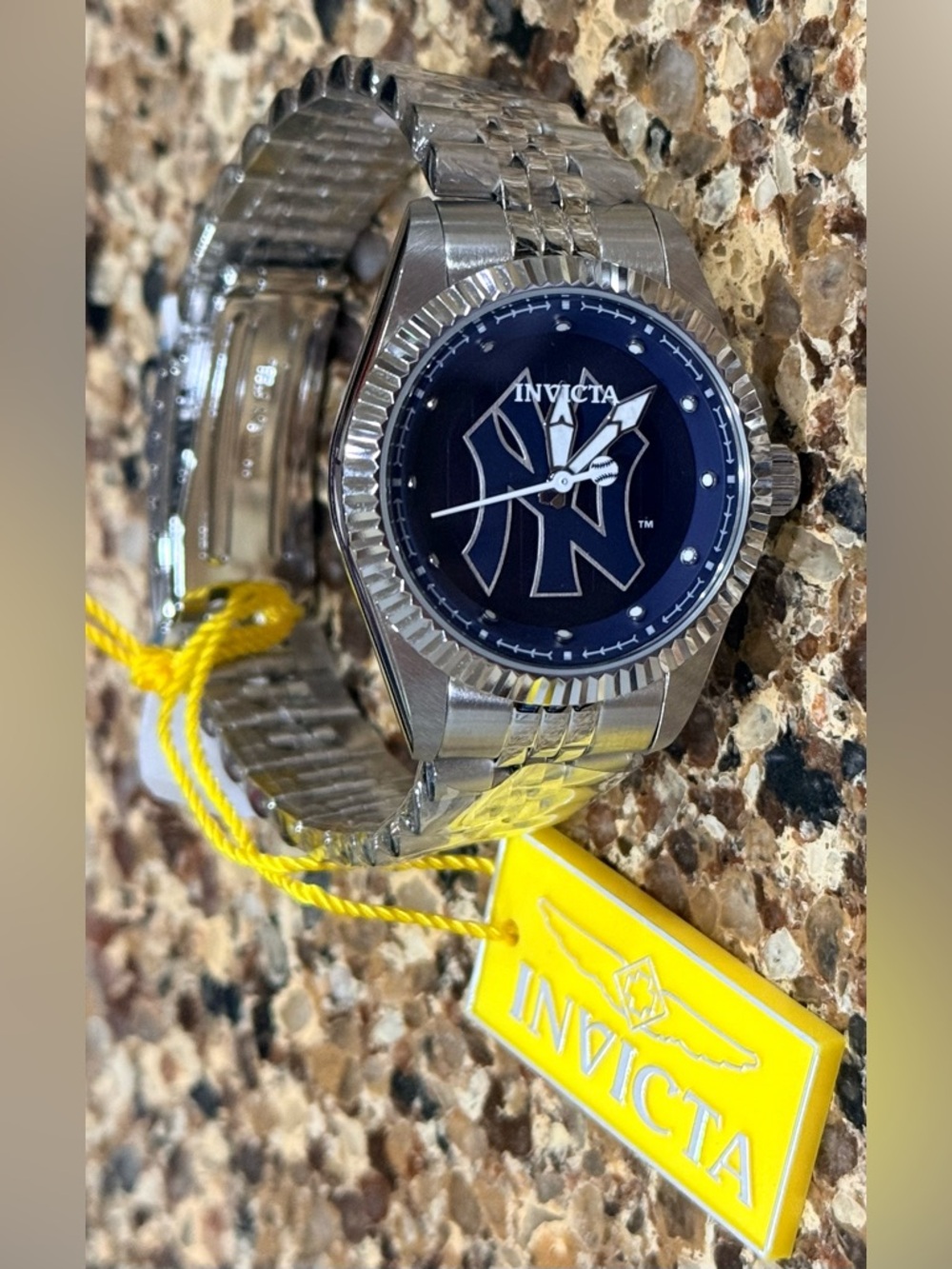 Invicta NY Yankees Silver Stainless Steel Watch with Blue Dial , special edition - Picture 4 of 9